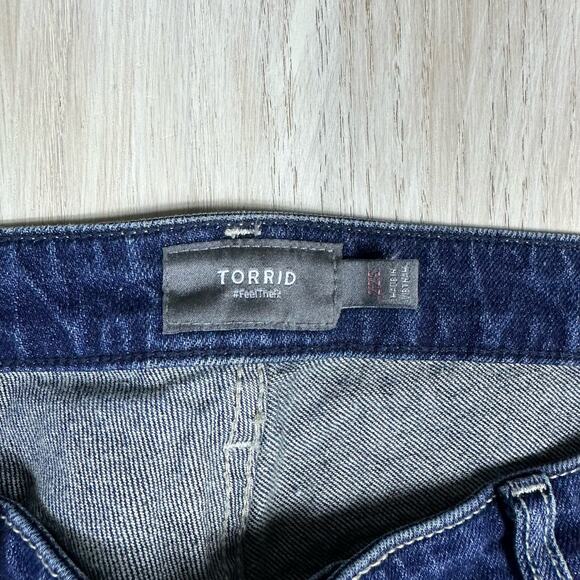 Torrid Feel The Fit Button Fly High Rise Distressed Frayed Denim Jeans Plus 22S - Picture 13 of 16